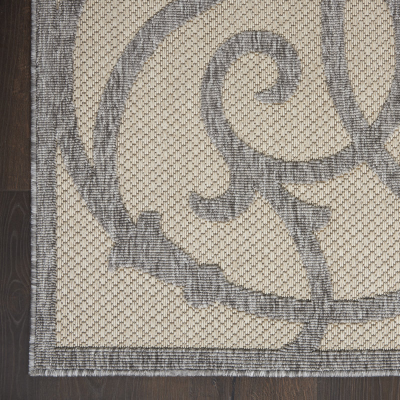 Yajat Indoor / Outdoor Rug, Rectangle 7' x 10'