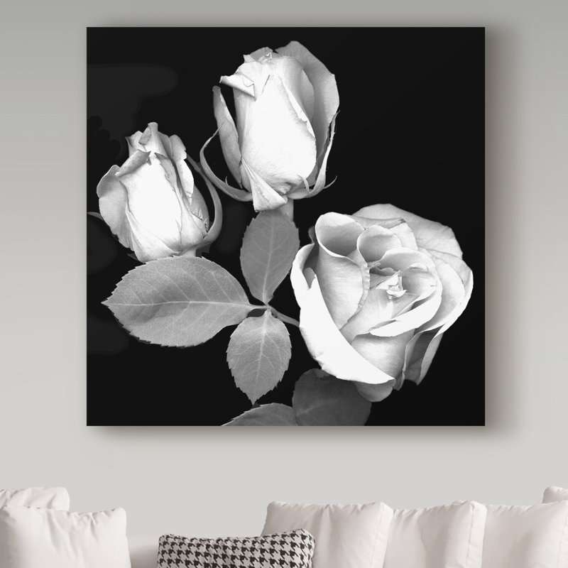 «Three Roses Black and White» par Dosta, impression sur toile tendue, H 18 po x l 18 po x P 2 po