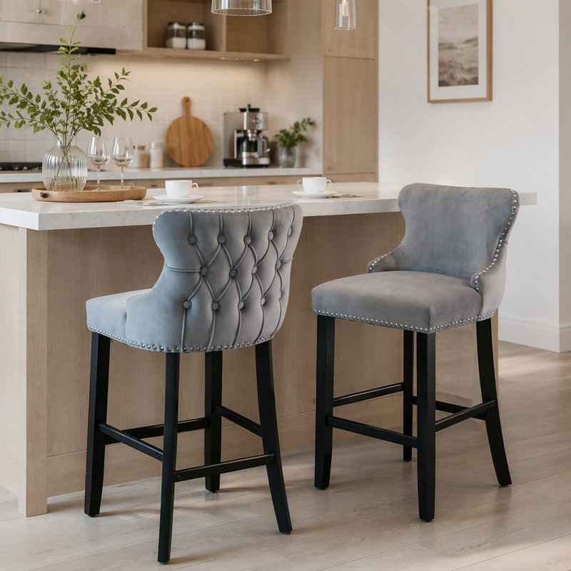 Tabourets de bar rembourrés en velours avec boutons capitonnés et pieds en bois