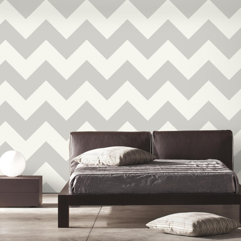 Rouleau de papier peint adhésif à chevrons et à chevrons L 16,5 pi x l 20,5 po Ruyle, Gris