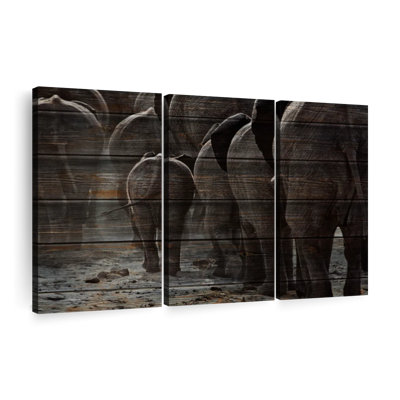 «Wooden Textured Elephants» sur toile