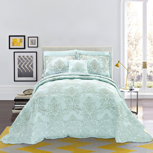 4 Piece Damask Oversized Embroidery Bedspread Set