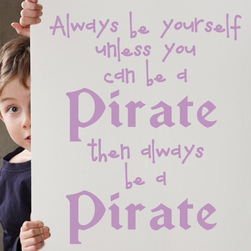 Décalcomanie murale toujours en pirate, H 38 po x l 31 po x P 0,01 po, Lilas