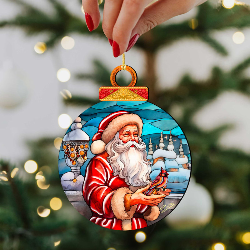 Père Noël avec des décorations de Noël en forme de cardinal rouge par Debrekht