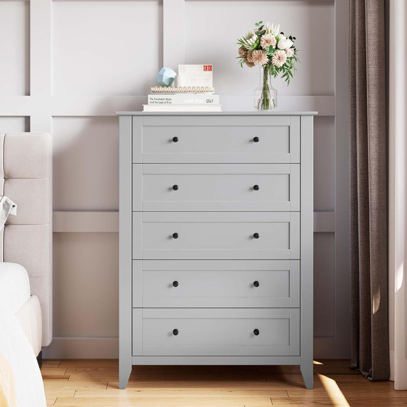 Commode 5 tiroirs grise pour la chambre à coucher, commode haute avec tiroirs profonds et boutons en métal, commodes modernes en bois pour hall d'entrée, couloir