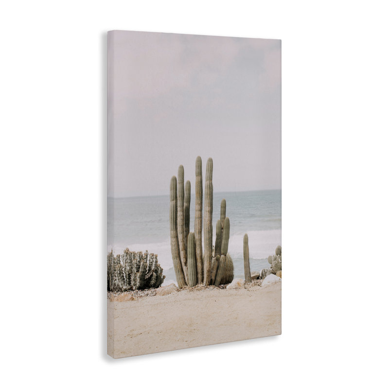 «Cactus on Beach Shore», art mural sur toile par Sissi et Seb, H 30 po x l 20 po