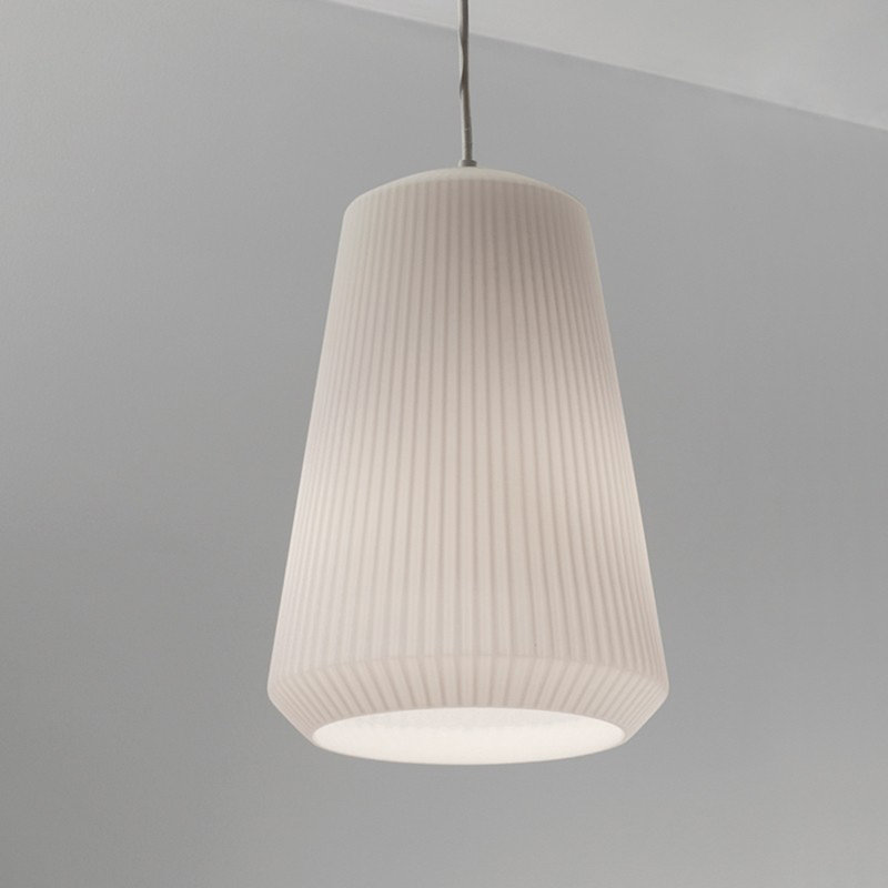 Luminaire suspendu conique à 1 lumière Huse