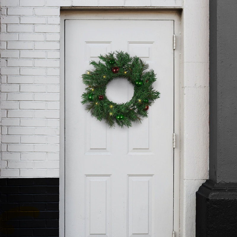 Hernani Fresh (Live) 24 " Wreath