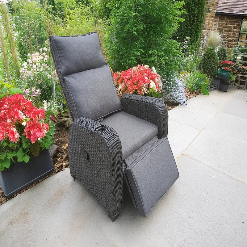 Outdoor Lounge Chair