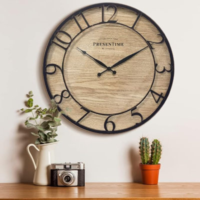 Presentime & Co 21" Farmhouse Series Wall Clock, Cottage Style, Vintage Design, Oil Rubbed Antique Bronze Finish. Wall Décor For Living Room, Dining Room, And Entryway.
