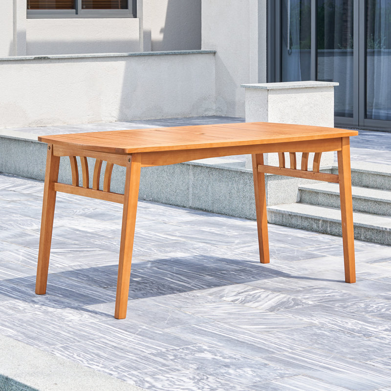 Table de salle à manger en bois