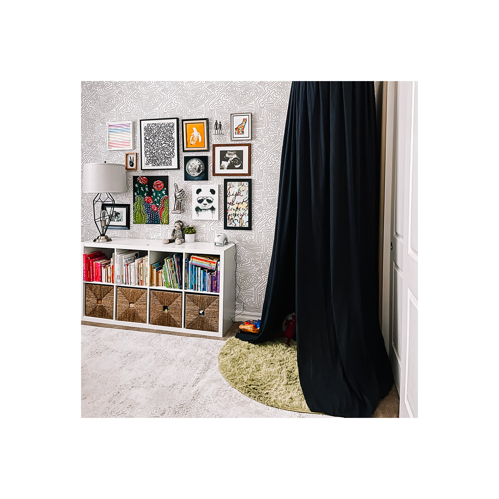 Sketch Peel and Stick Wallpaper, Gray
