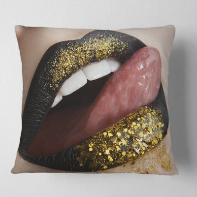Housse et insert de coussin carré rouge à lèvres et paillettes