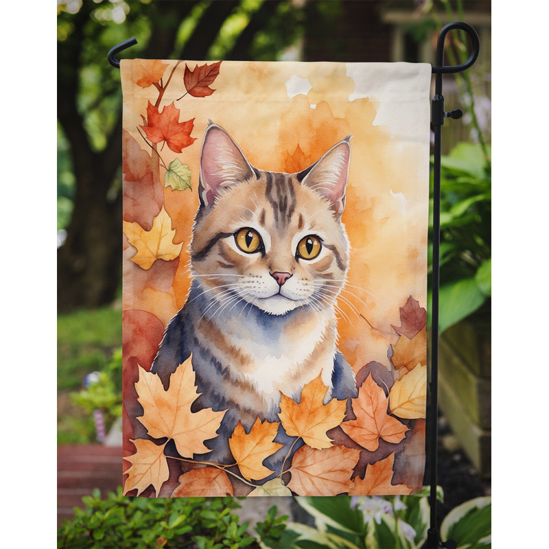 Chat en feuilles d'automne drapeau de jardin, Raas