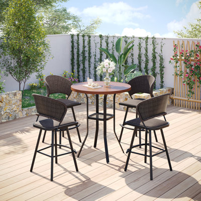 Ensemble bistro 5 pièces pour l'extérieur avec table de bar ronde et chaises de bar pivotantes rembourrées en osier