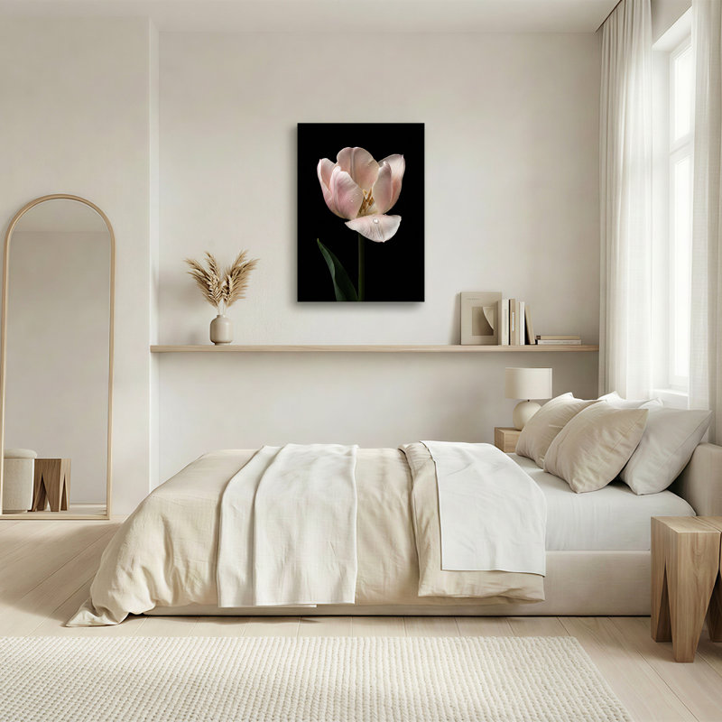 "Tulipe rose" avec art de gouttelettes d'eau sur toile noire, H 30 po x l 20 po