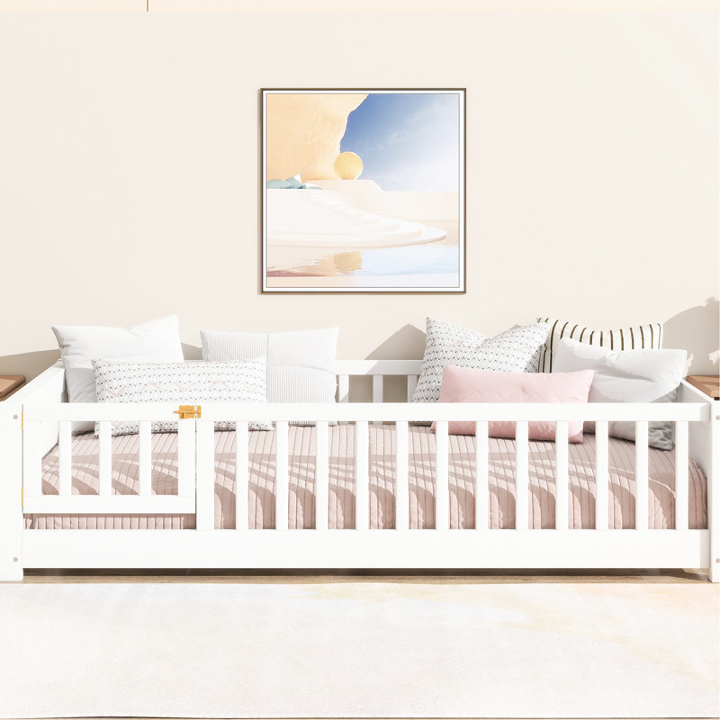 Lit simple sur plancher blanc, avec étagères intégrées, barrières de sécurité, sommier à 7 lattes en contreplaqué, montage facile, rangement, barrières de sécurité pour plus de sécurité, lit plateforme de 18 cm, manuel inclus.