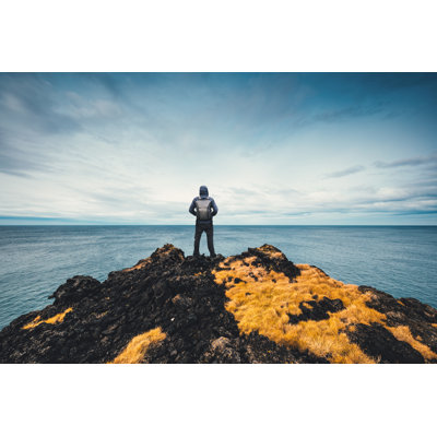 Exploring iceland 904297398