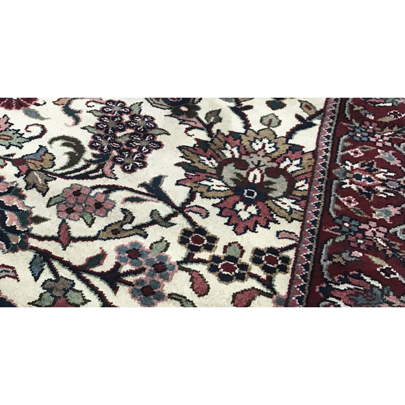 Chemin de table rouge et ivoire noué à la main de haute qualité