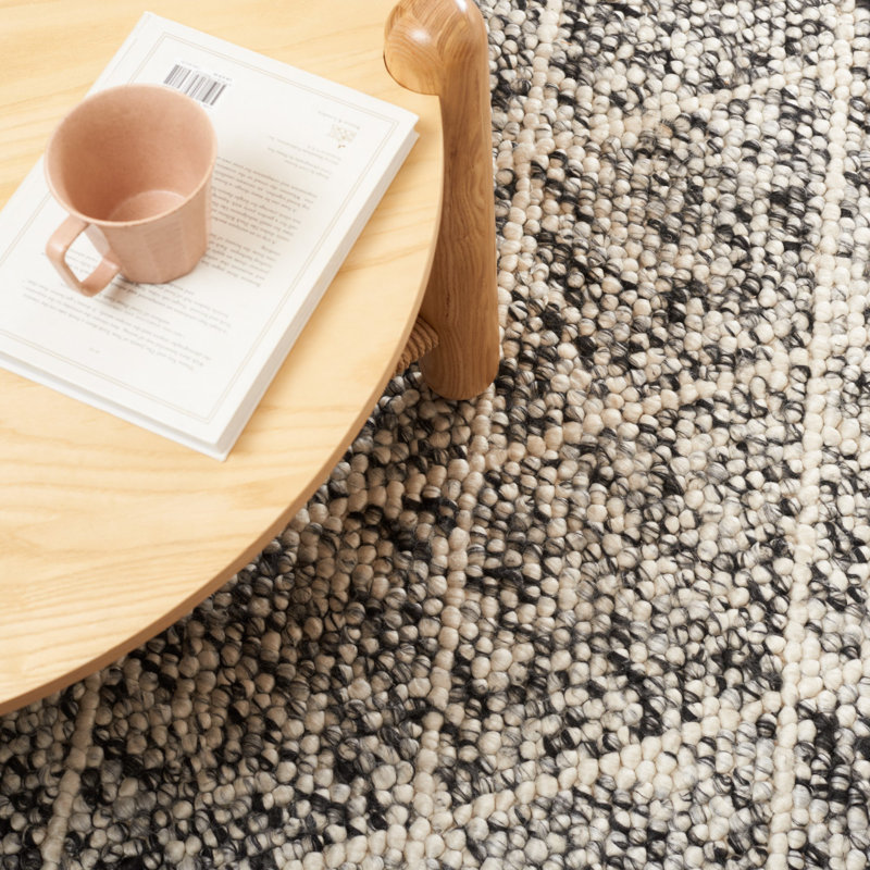 Russo Hand Woven Wool/Cotton Geometric Rug in Ivory/Black, Rectangle 8' x 10'