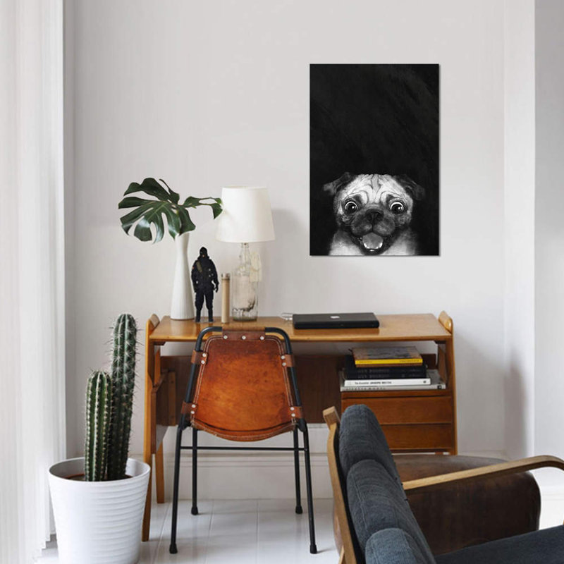 «Snuggle Pug» par Laura Gravers - impression sur toile tendue, H 40 po x l 26 po x P 1,5 po, Toile tendue, Pas de tapis