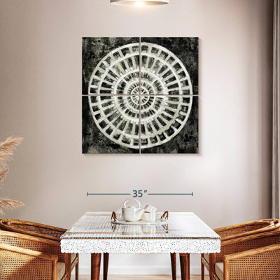 Avery Black Textured Medallion