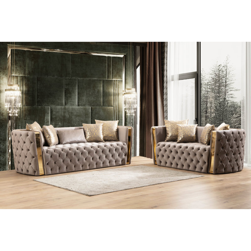 2 pièces avec velours à boutons et accents dorés, mousse haute densité, accoudoirs carrés pour une garniture transitionnelle confortable, sièges mi-ferme