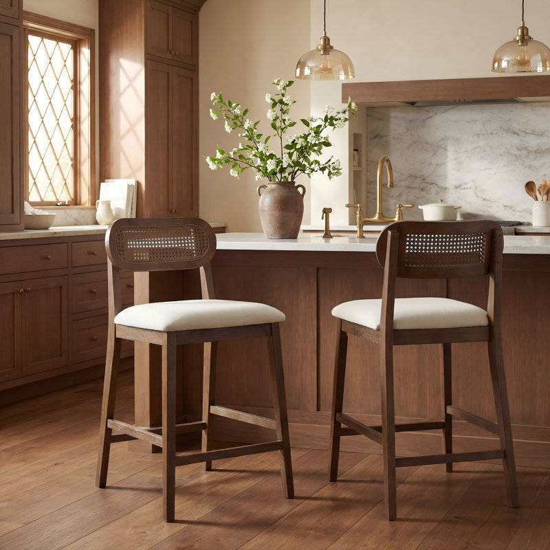 Tabouret de comptoir en bois d'hévéa avec siège rembourré Alab, Coussin blanc/ Cadre brun