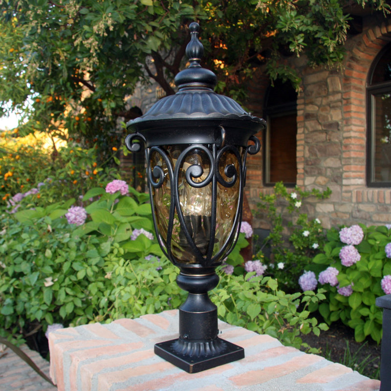 Erickson Beveled Pier Mount Light