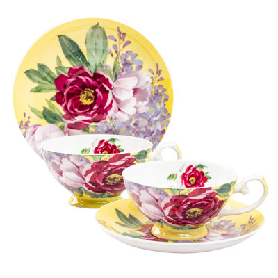 Tasse et soucoupe en porcelaine tendre 