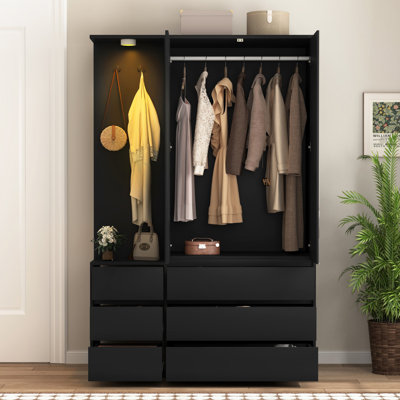 Combinaison de garde-robe et garde-robe moderne