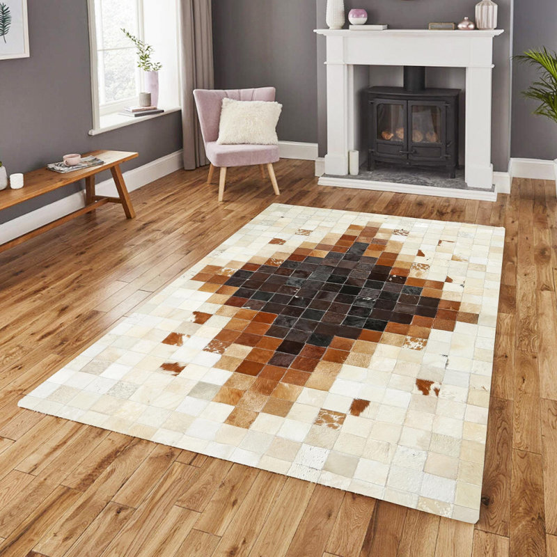 Tapis brun et crème en patchwork de peau de vache avec motif de losanges pour la vie moderne 3 x 5 pi, Rectangle 3' x 5'