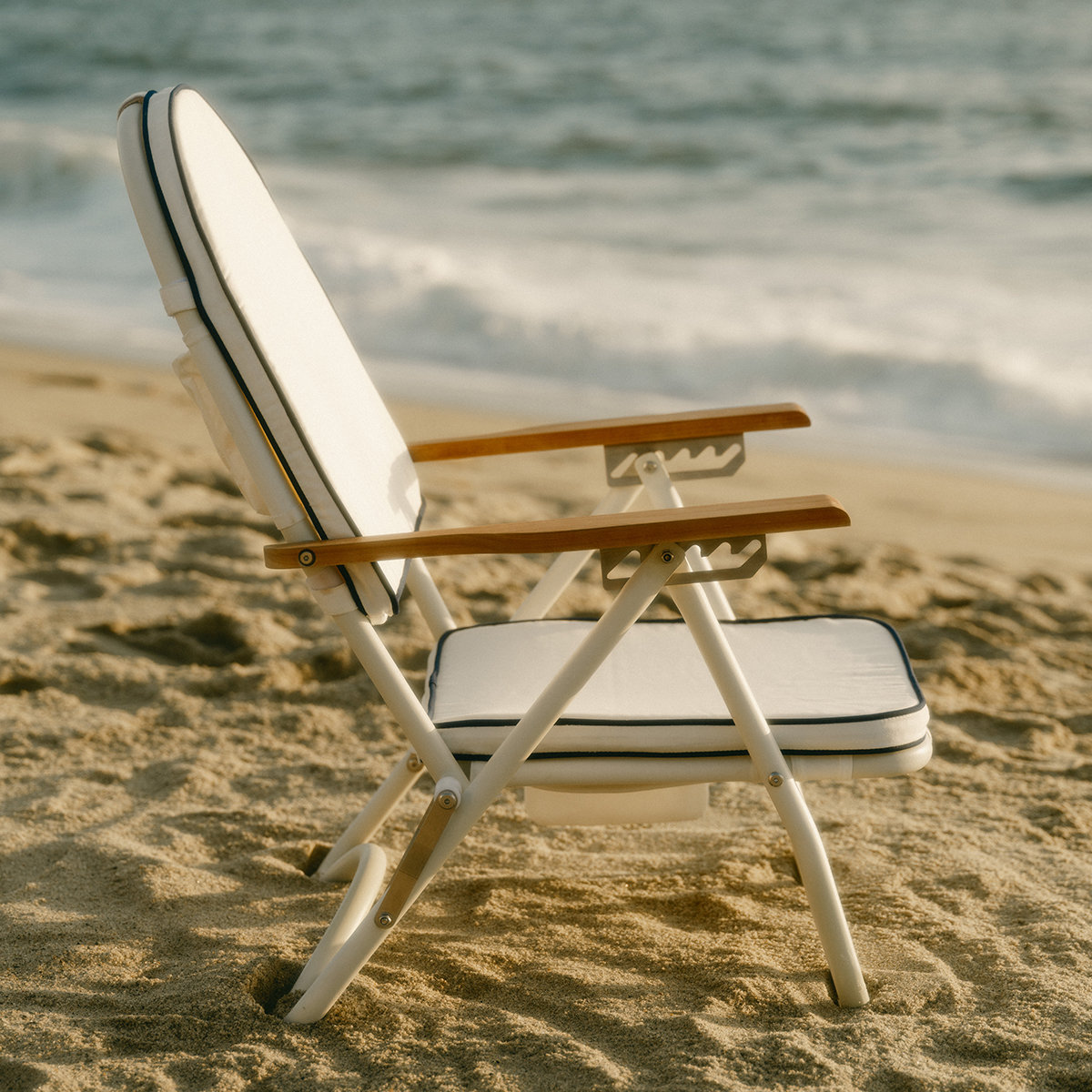 Pam Beach Chair, White