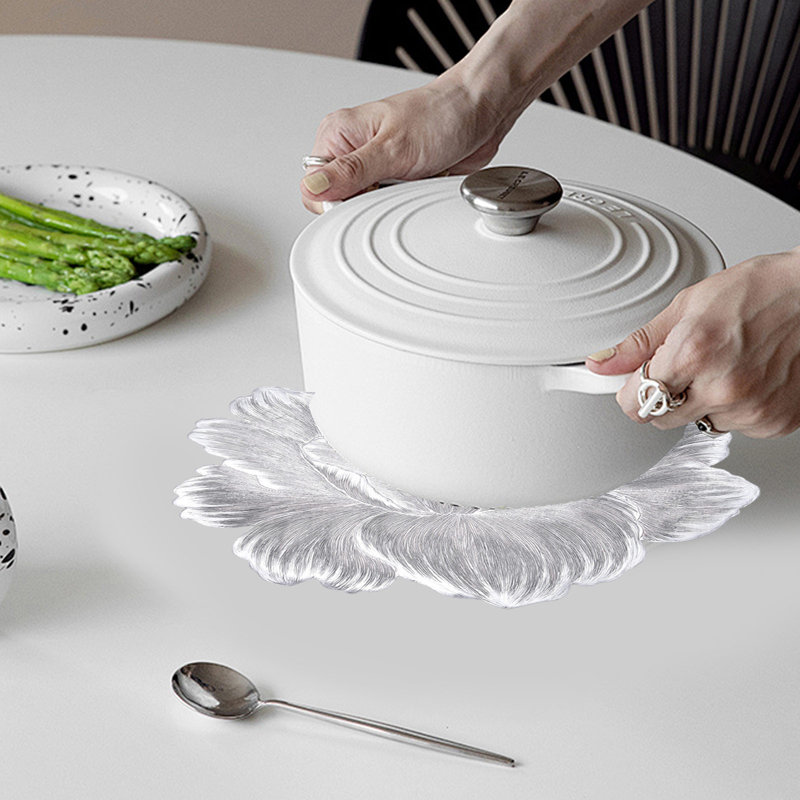 Faux fleurs artificielles en simili fleurs de soie Simulation de fleurs Tapis de table en PVC estampage Étanche antidérapant Isolation thermique Élégante décoration Protection Table de salle à manger Convient à la cuisine