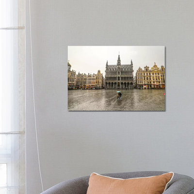 « Brussels grand place I » par Ben Heine-reproduction de photo