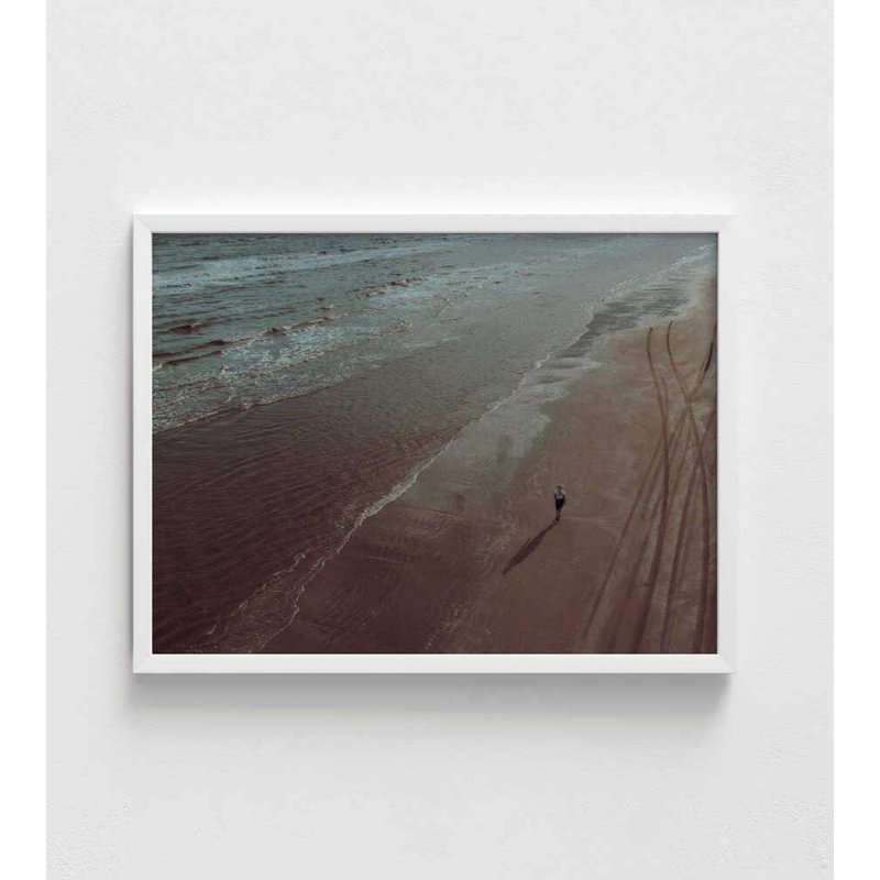 «Solitude on the Shore», reproduction de photographie côtière, H 24 po x l 32 po, Impression encadrée sans passe-partout