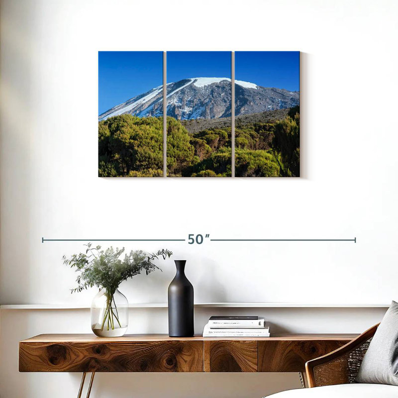 Mont Kilimandjaro enneigé, H 20 po x l 33 po