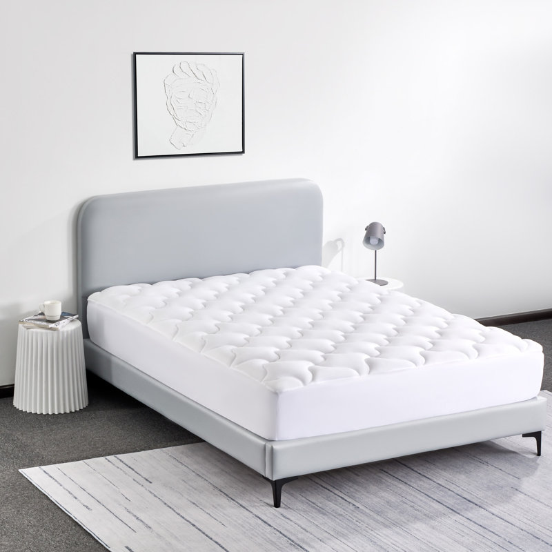 Cooling Breathable Mattress Pad Cover, Quilted Mattress Topper with 5D Fiber Fill and Deep Pocket, White, Queen