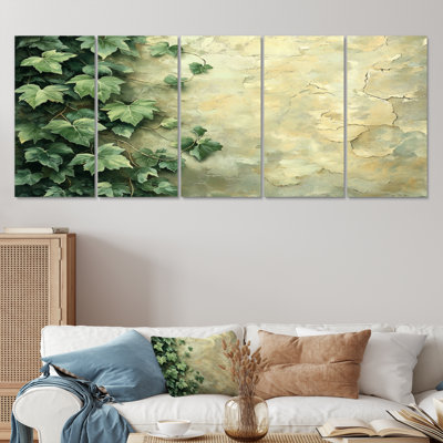 «Collage Of Ivy Leaves On AWall II - Of», art mural traditionnel pour le salon