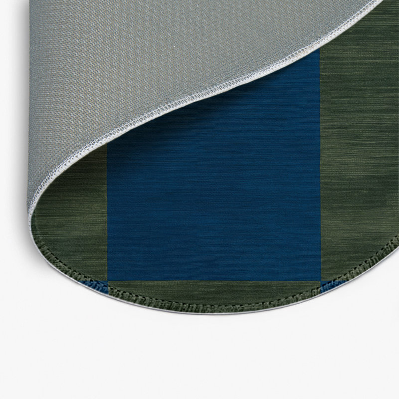 Checkered Green Indoor and Outdoor Area Rug, Round 5'