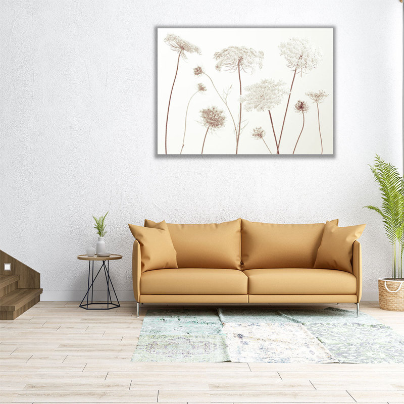 Vache, persil, fleurs sur fond blanc - reproduction d'art sur toile, H 24 po x l 32 po