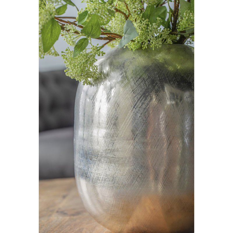 Vase en aluminium, stries argentées, 15"