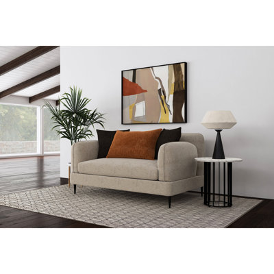 Latte chenille rembourrée pour un cadre contemporain et confortable. Il est doté de deux coussins décoratifs réversibles, d'un siège à ressorts sinueux et de pieds fuselés en métal. Pleine mousse - Le banc cascade rembourré donne