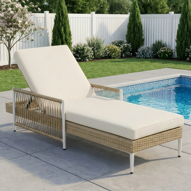 Chaise longue d'extérieur réglable en osier à 6 positions, chaise longue inclinable pour patio avec coussin inclus, Natural