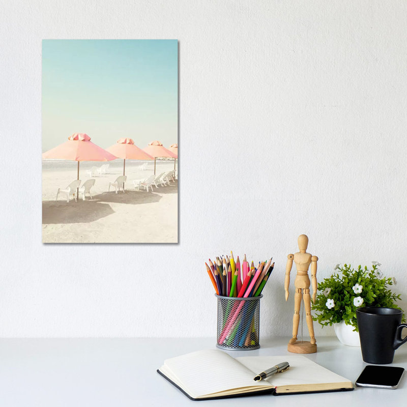 «Pastel Umbrellas in the Beach» par Caroline Mint, reproduction d'art graphique sur toile tendue