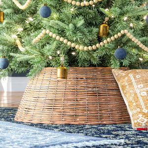 Tree Skirts & Collars