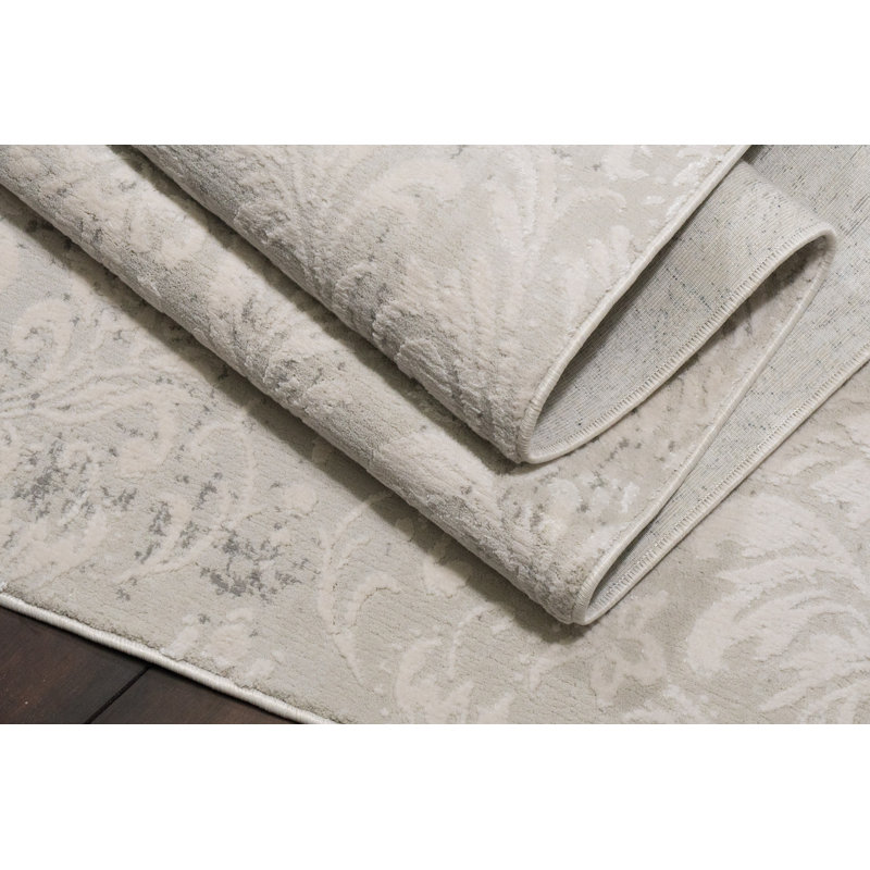 Tyngsborough Floral Indoor Rug, Rectangle 2' x 3'11"