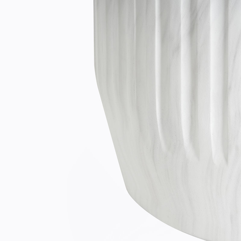 Table d'appoint d'extérieur sculptée Cicci, blanc