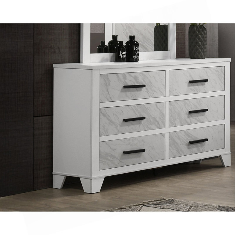 Commode en faux marbre avec poignées noires