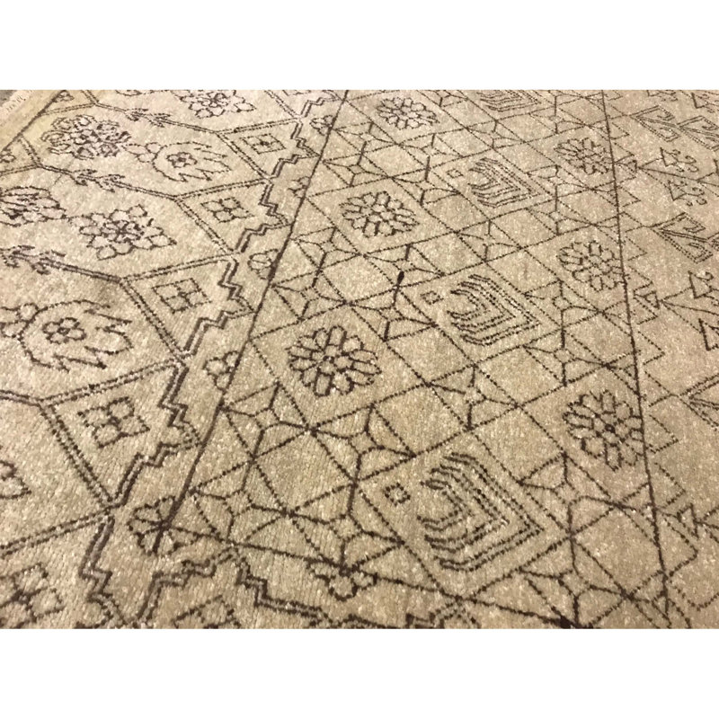 Hand-Knotted High-Quality Beige Area Rug